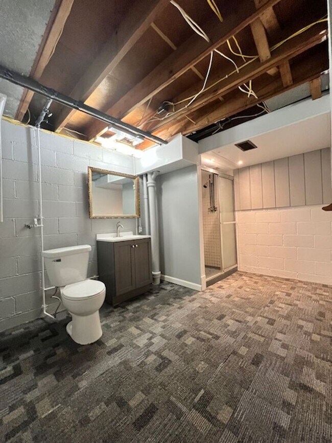 Building Photo - Two bedroom home for rent - Country living...