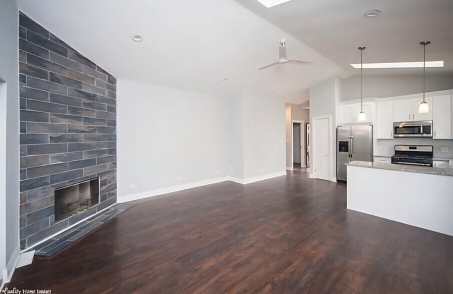 Building Photo - 1219 Blackhawk Dr