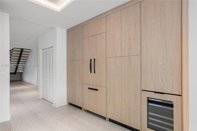 Building Photo - 3187 SW 23rd St