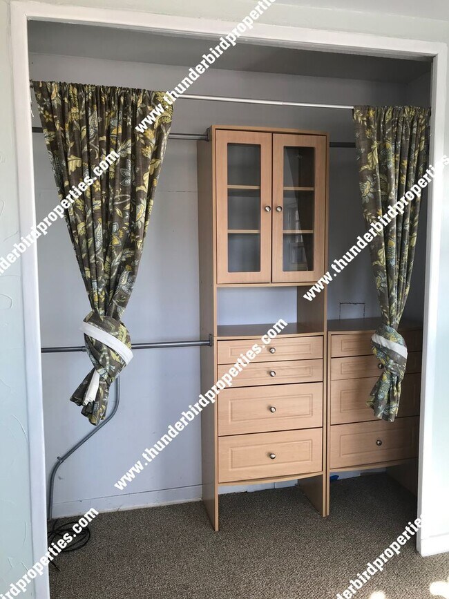 Building Photo - CNM/UNM Beauty