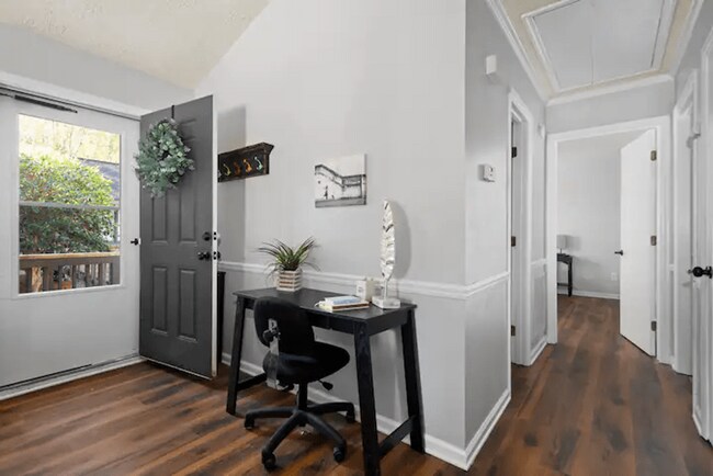 Building Photo - 2-Bedroom, 2-Bath Apartment in Fayetteville – Spacious Layout & Great Location!