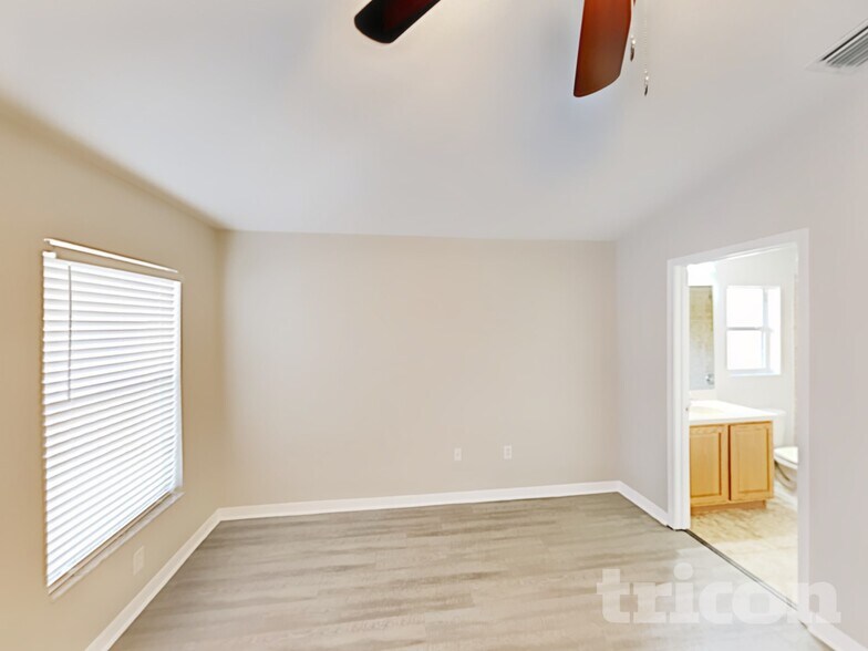Building Photo - 3418 Thistledown Ln