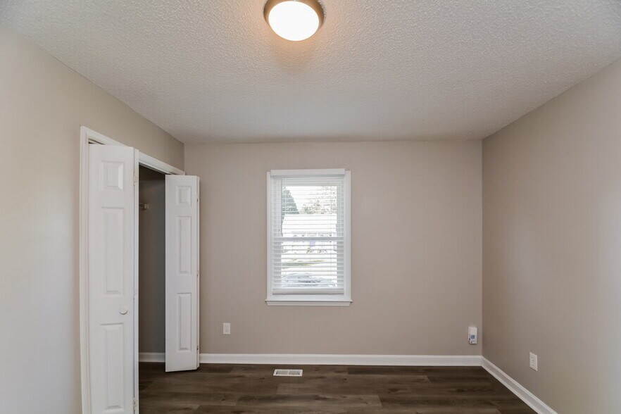 Building Photo - 808 Hepplewhite Ct