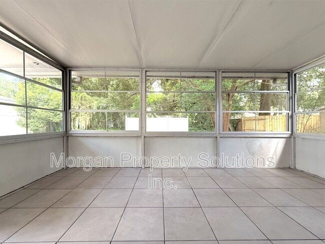 Building Photo - 1221 Poinsettia Ave