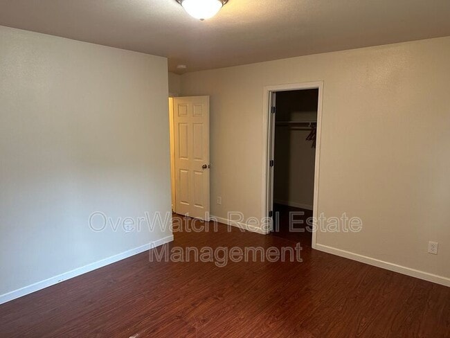 Building Photo - 250 Oklahoma St
