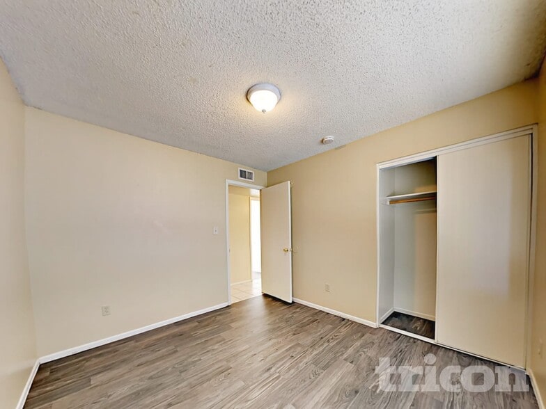 Building Photo - 4302 N 79th Ave