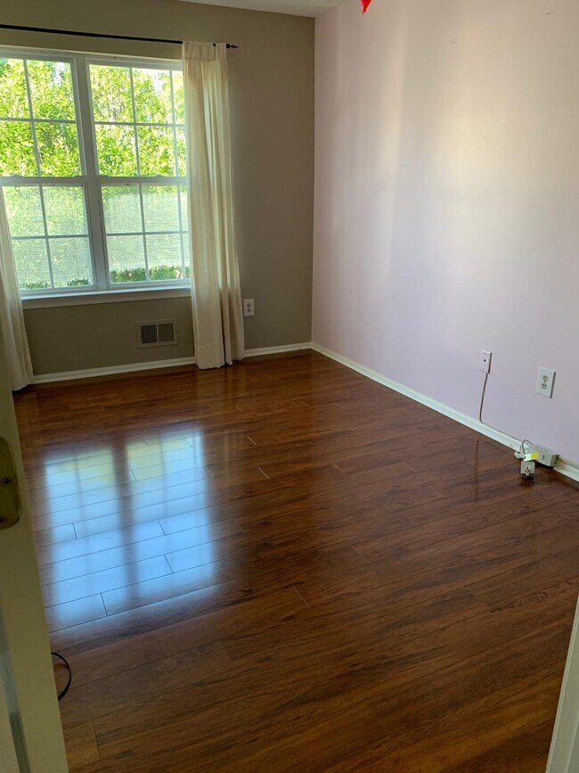 Building Photo - 721 Stony Brook Way