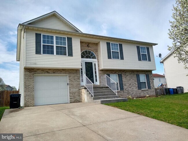 Building Photo - 110 Rawlings Ave