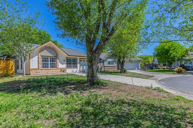 Building Photo - 9411 Valley Moss