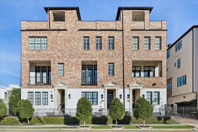 Building Photo - 3850 Glen Arbor Dr