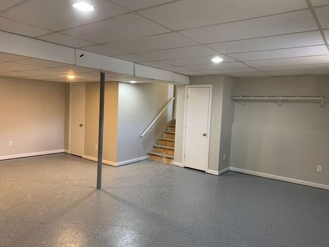 Building Photo - 3BR/2BA w/ Fenced Yard + Patio/Deck and 2-Car Garage in Olathe