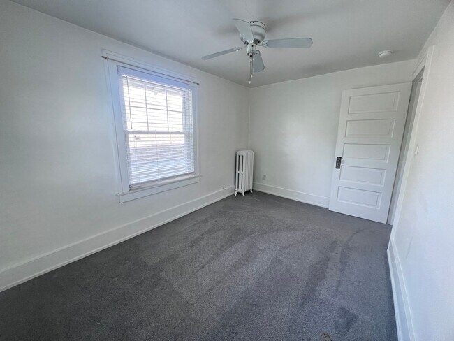 Building Photo - Updated 3-Bedroom Home in the Midtown Area – Heat & Water Included!