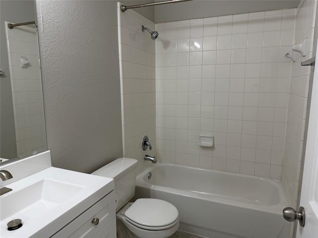 Building Photo - 523 Hilltop Dr