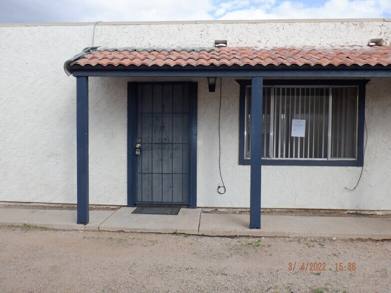 Building Photo - 1535 E 29th Ave