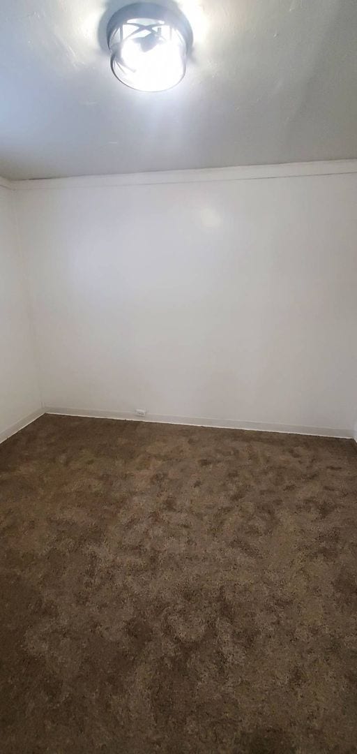 Building Photo - Charming 2-Bedroom Property in Prime Location