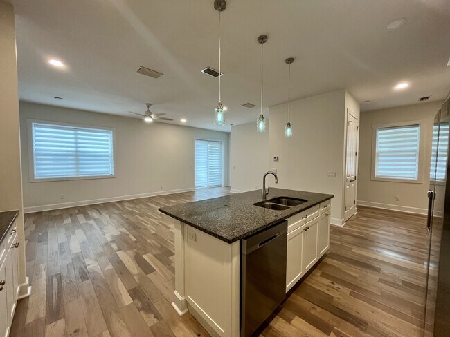 Building Photo - 821 Oak Bend Ln
