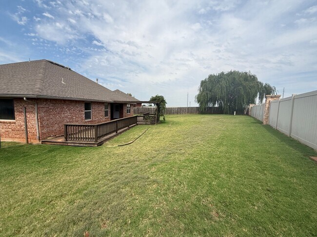 Building Photo - 19132 Cottonwood Ct