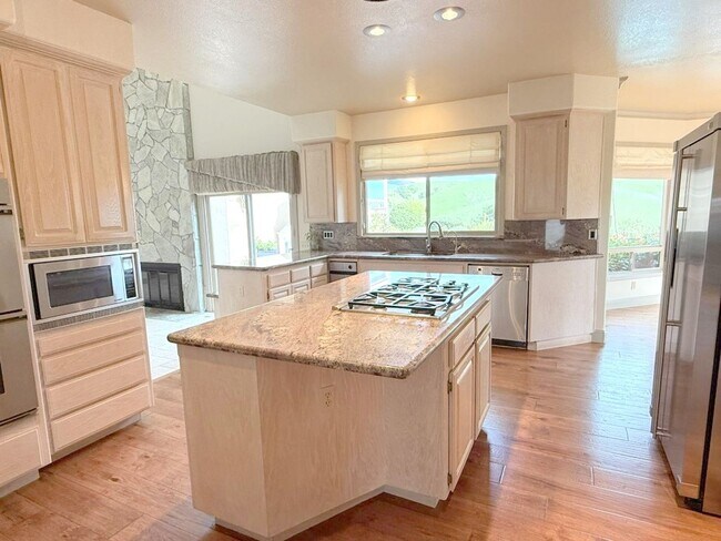 Building Photo - REDUCED ! Beautiful custom one story estate located on one of the most desirable streets in Black...