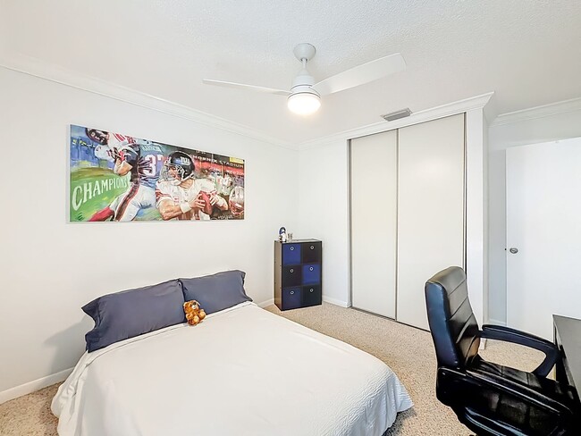 Building Photo - Gorgeous 3 bedroom Corner Unit with Lake view in Coconut Creek