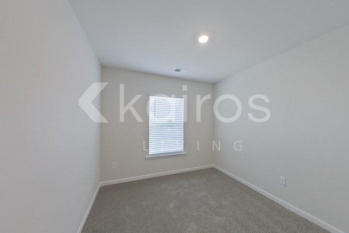 Building Photo - 2119 Banyon Cir