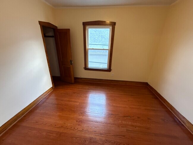 Building Photo - 3029 N Christiana Ave