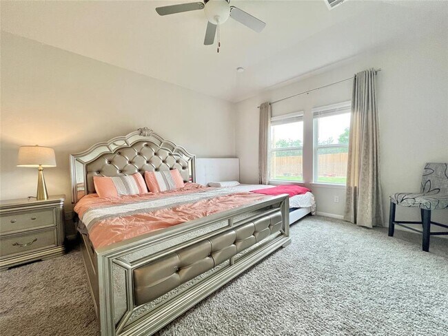 Building Photo - 1600 Longhorn Ranch Dr