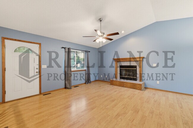 Building Photo - 2770 N Parkridge Ct