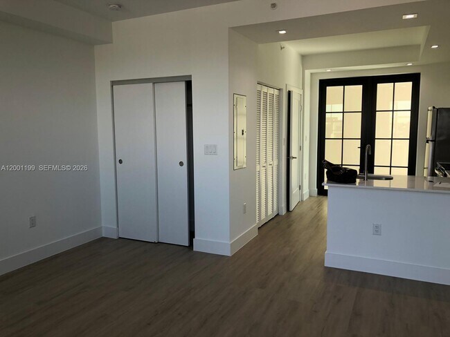 Building Photo - 4100 SW 64th Ave