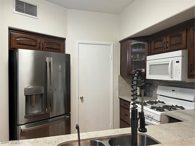 Building Photo - 6201 E Lake Mead Blvd