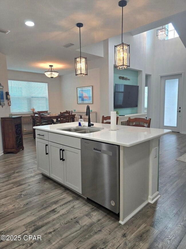 Building Photo - 8958 Parrot Pl