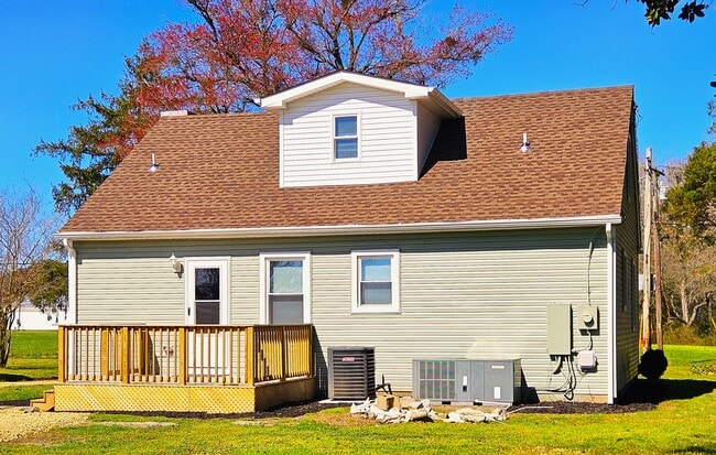 Building Photo - 1840 Cedar Hall Rd