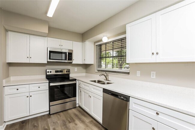 Building Photo - 1380 Gainesville Dr