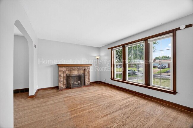 Building Photo - 44 Jendale Ct