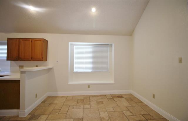 Building Photo - 517 Tate Dr