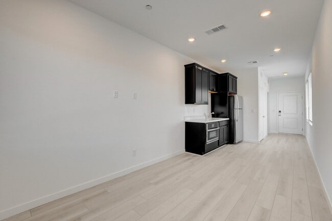 Building Photo - NEW NEXT GEN 4 Bedroom, 2 Story Home in CADENCE!