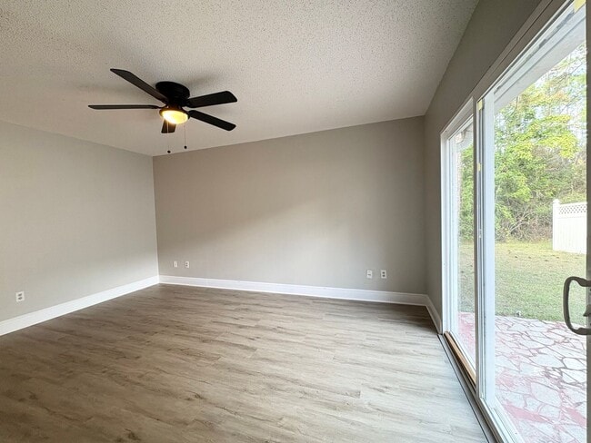 Building Photo - Cute 3B/2B Home in Hidden Lakes - Community Pool