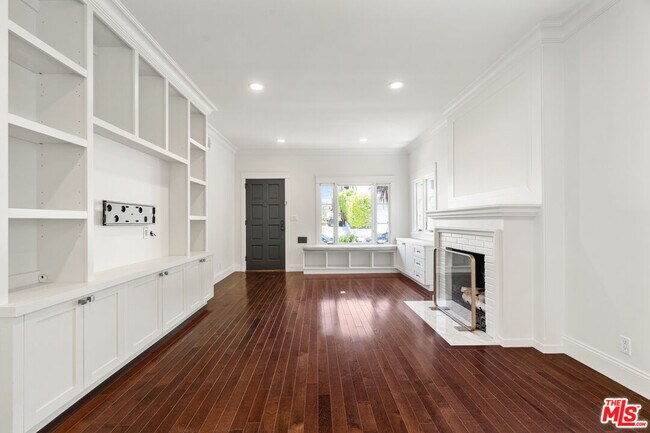Building Photo - 2347 Parnell Ave