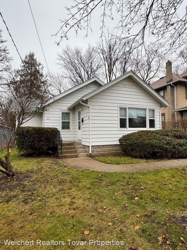2 br, 1 bath House 124 Grand Blvd 124 Grand Blvd Loves Park IL 61111 Apartment Finder