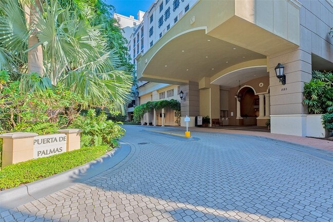 Building Photo - 888 Douglas Rd