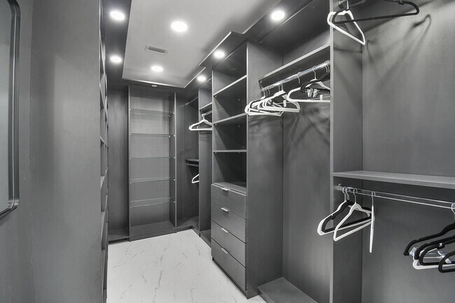 Building Photo - 12231 Areaca Dr