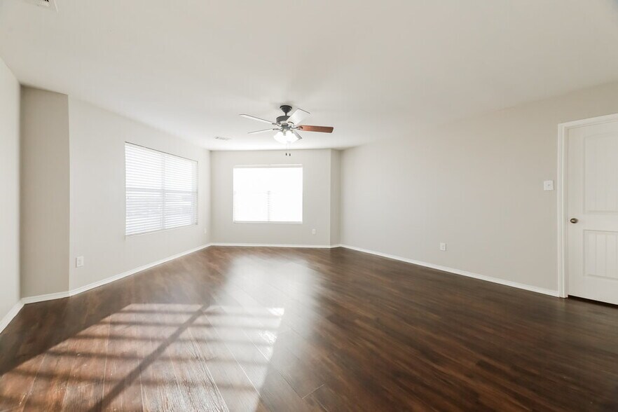 Building Photo - 4024 Cane River Rd