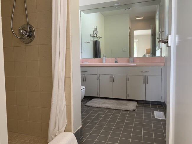 Master Bathroom - 5550 SW Oleson Rd