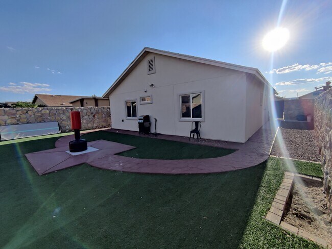 Building Photo - 4948 Marcella Santillana