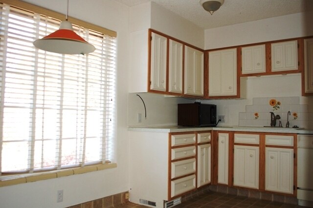 Building Photo - 3047 Hawthorne Ave