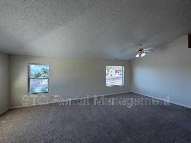 Building Photo - 3182 S Bloomington Dr W
