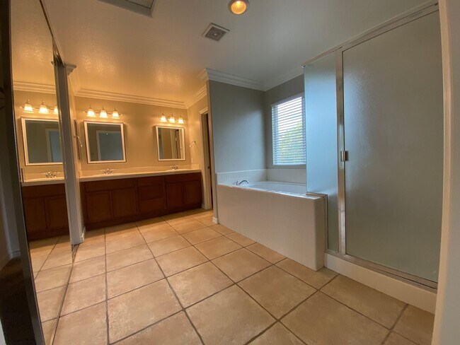 Building Photo - Temecula 4 Bedroom + Loft & Office Available in July