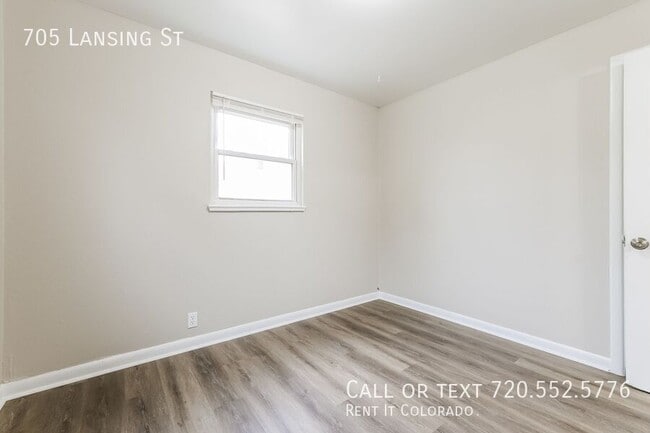 Building Photo - 705 Lansing St