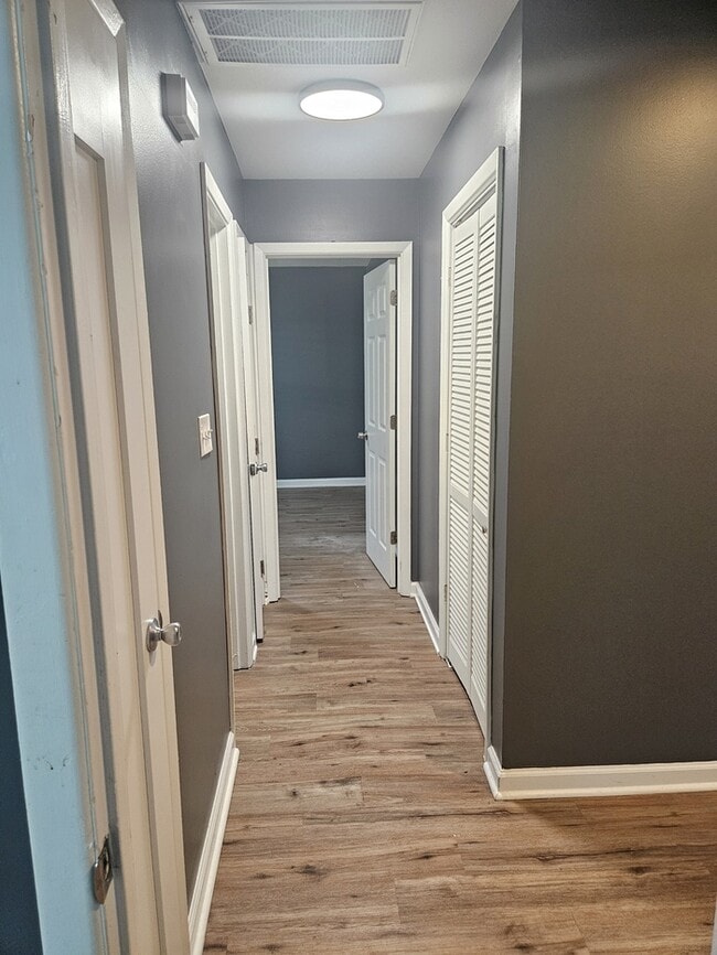 Building Photo - Condo for Rent