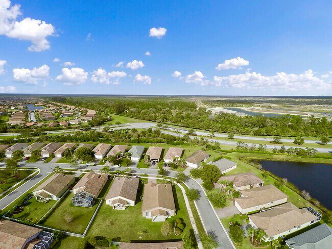 Building Photo - 9563 SW Flowermound Cir