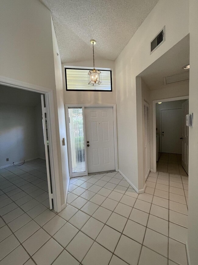 Building Photo - 2575 La Cristal Cir